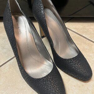 Tahari Black Heels